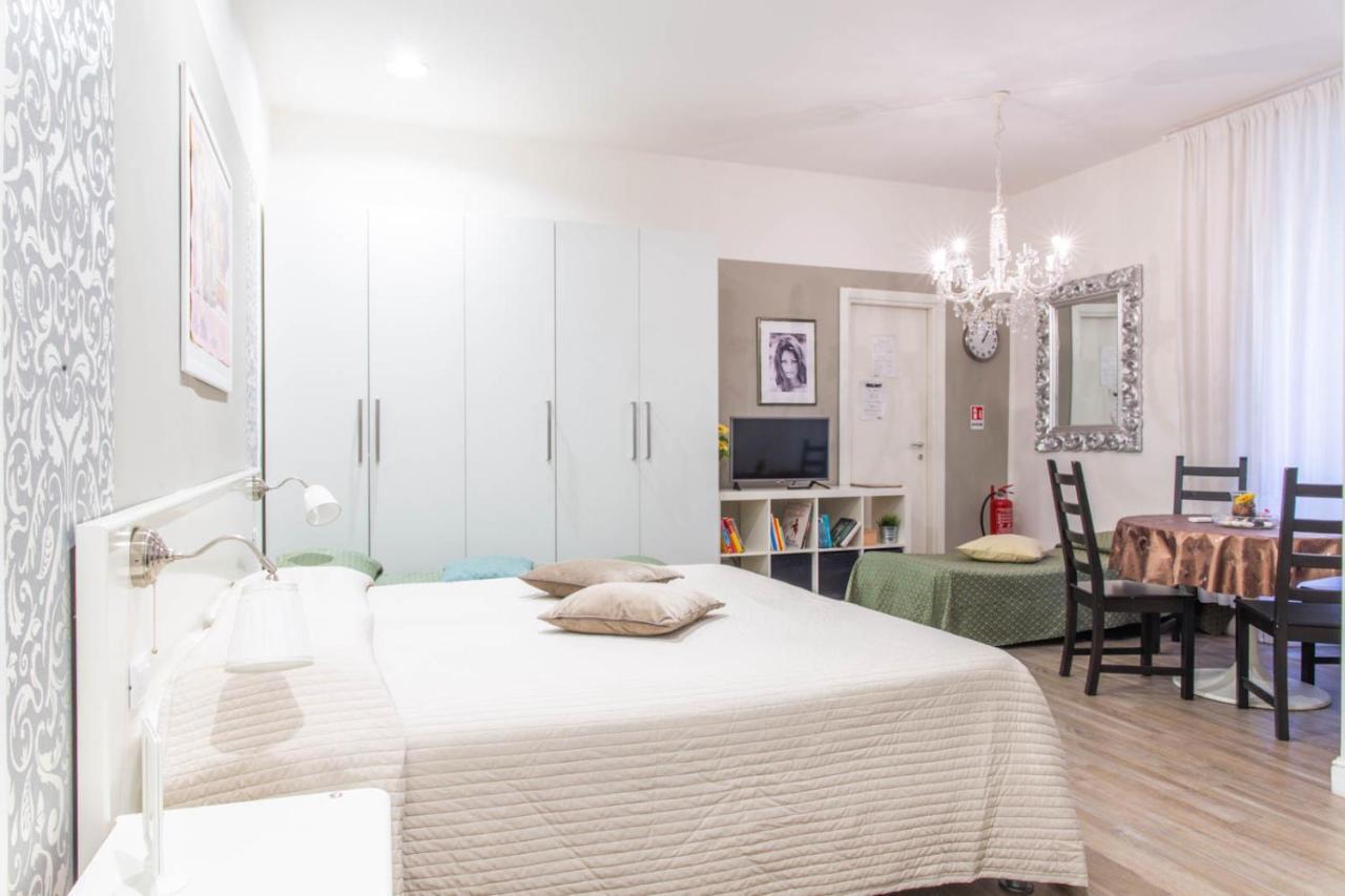 Cinema House Bed & Breakfast Rome Exterior photo
